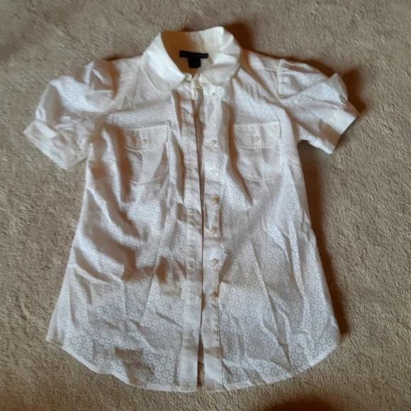 White blouse - Picture 1 of 2